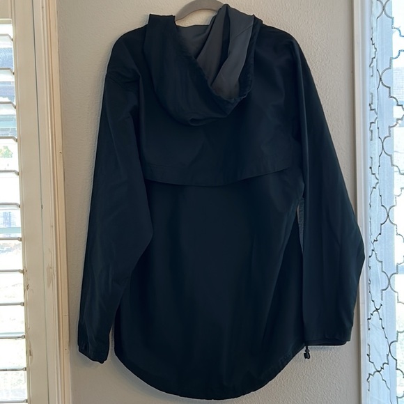 Woman’s Nike Essential Repel Woven Jacket - Picture 4 of 8